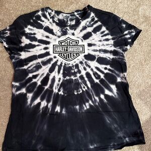 Harley-Davidson Black and White Spiral Tee